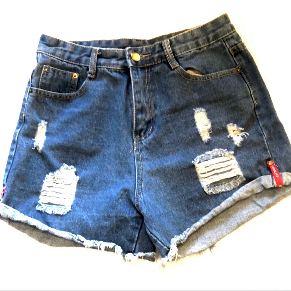 Highwaisted Distressed denim shorts